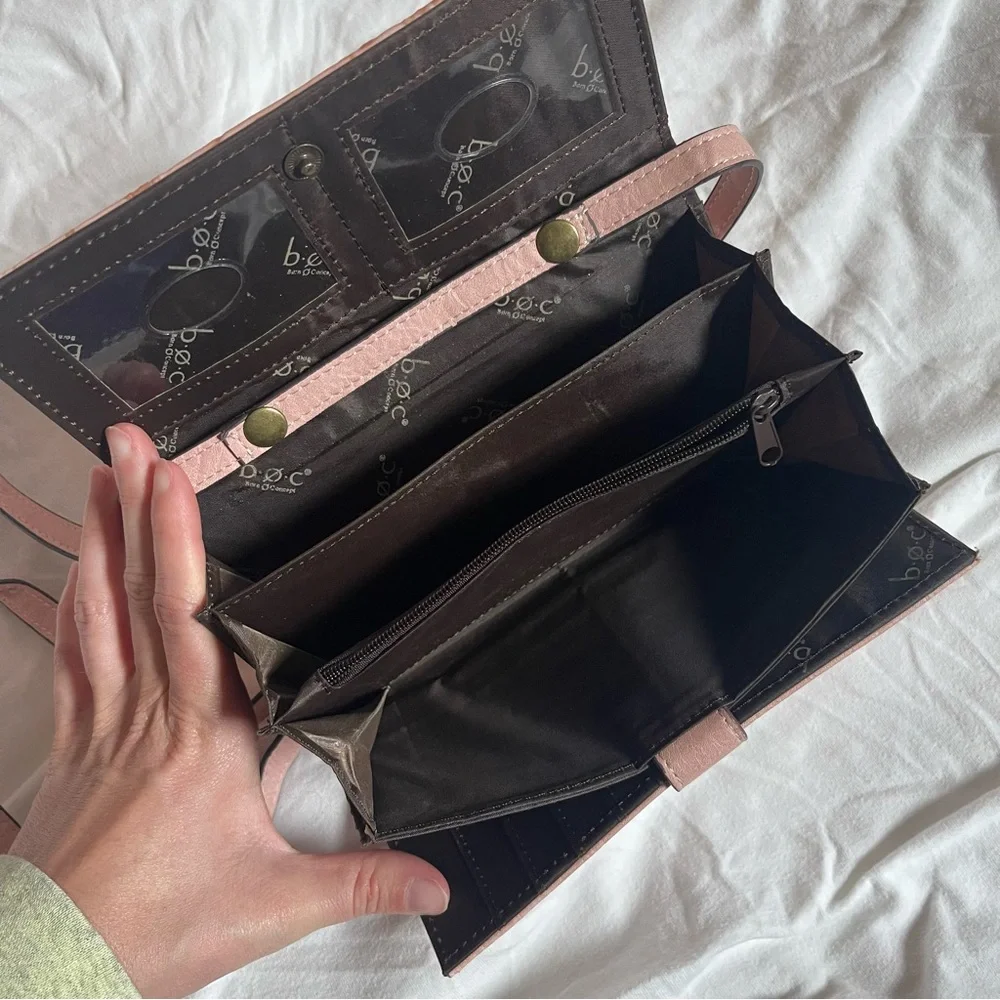 B.o.c. Pastel Pink Tooled Leather Crossbody Wallet Snap - Picture 6 of 9